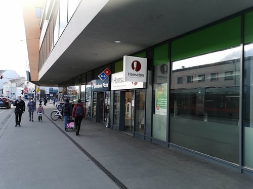 Hansaton Hörkompetenz-Zentrum Kagraner Platz 1 - 4, Wien Donaustadt von rechts kommend