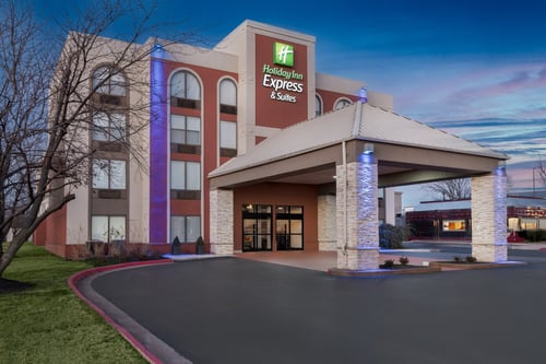 Enjoy your stay at the Holiday Inn Express & Suites Bentonville