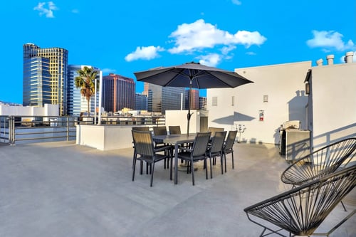 Rooftop Terrace at Park Rochester Apartments in Los Angeles, CA 90024