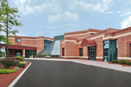 The exterior of a hotel in Manitowoc, Wisconsin.