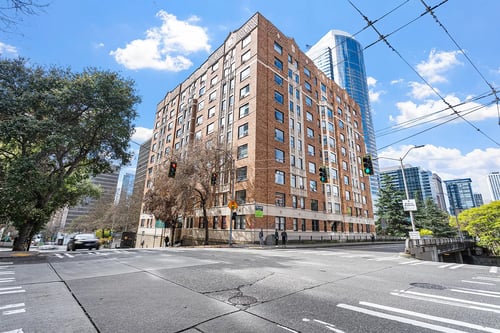 The Exeter Apartments in Seattle, WA