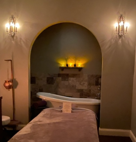Enjoy peace of mind plus deep relaxation with our Meditative Mood Soak experience.