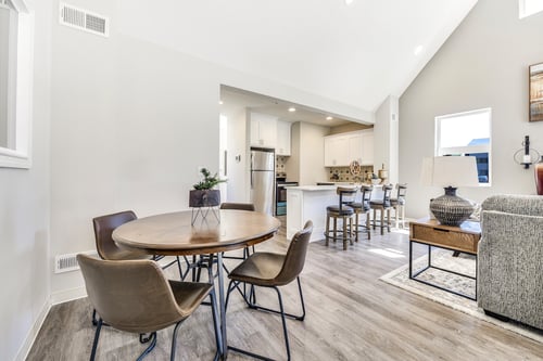 Dining Room at Country Wood Apartment Homes, Naperville, IL, 60563