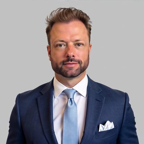 Headshot of Chase Nielsen, a wealth advisor at Chase