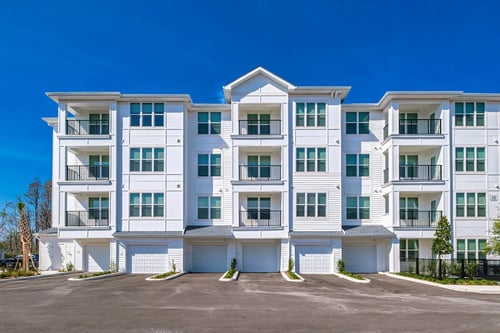 Outside View at Altis Grand Twin Lakes Apartments in Kissimmee, FL 34744