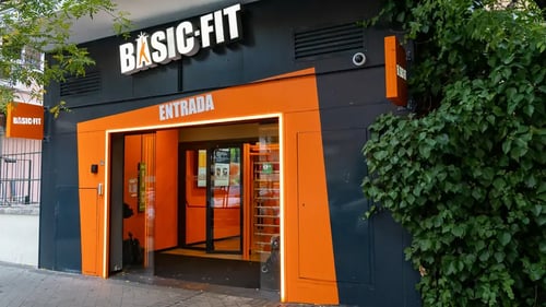 Basic-Fit Madrid Santo Domingo de Silos - front club outside