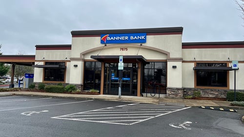 Banner Bank branch in Tualatin, Oregon