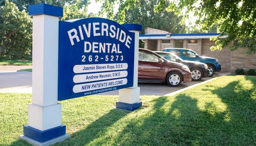 Riverside dental sign outside of the office