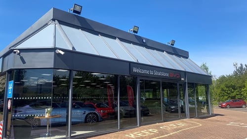 Evans Halshaw BYD Milton Keynes Dealership Exterior