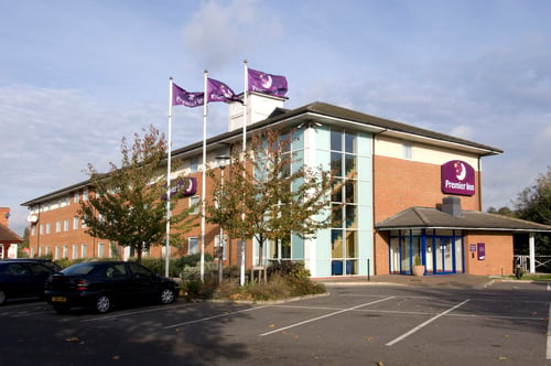 Premier Inn Reading (Caversham Bridge) hotel exterior