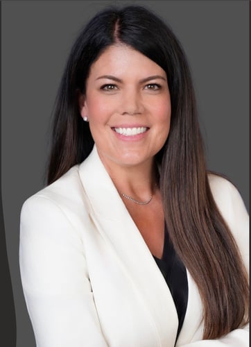 Annie Etchegoyhen Headshot Image