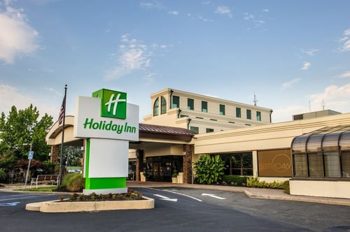 Welcome to the Holiday Inn, Plainview