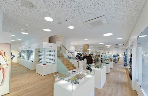 Geschäftslokal innen - Miller United Optics - Ihr Optiker & Hörgeräteakustiker in Innsbruck - 6030 Innsbruck