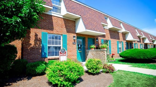Pine Run Townhomes exterior