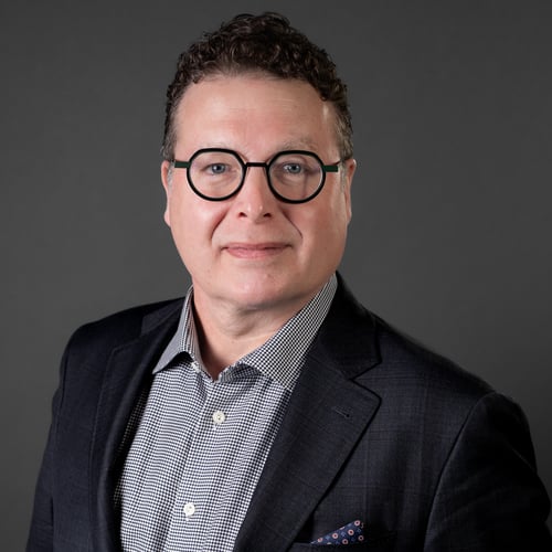 Headshot of Simon Desbiens.
