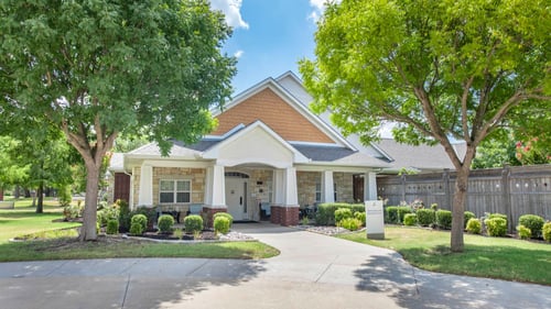Brookdale Waxahachie Entrance