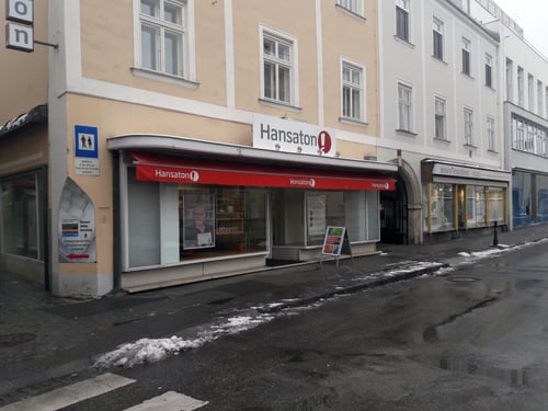 Hansaton Hörkompetenz-Zentrum Göglstraße 11, Krems an der Donau von links kommend