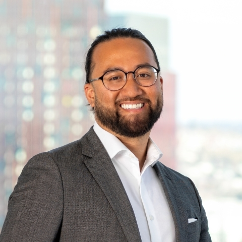 Micahl Ong Headshot Image