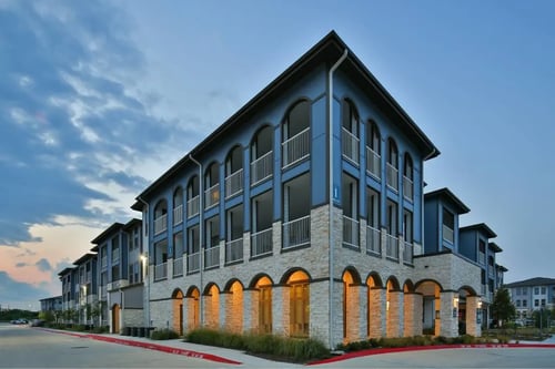 Building exterior view at The Grand at Stonecreek, San Marcos, TX 78666