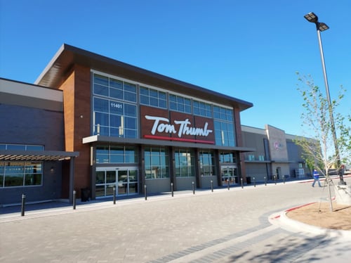 tom thumb store front photo
