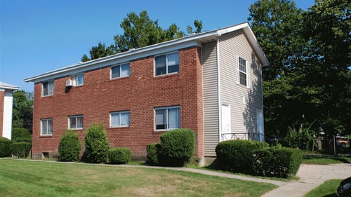 Property exterior at Brookwood at Bay Shore in Bay Shore, NY 11706