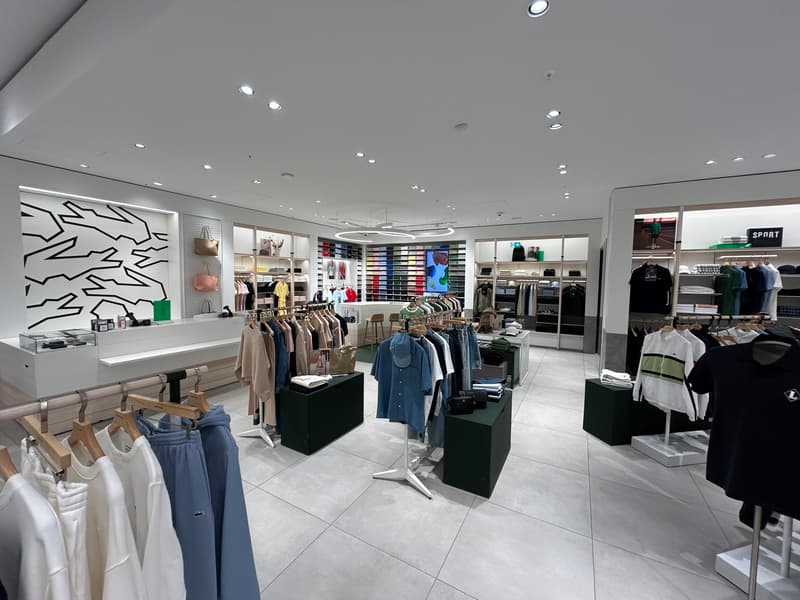 Close Up - Store