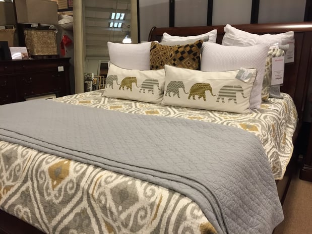 Images Woodstock Furniture & Matrress Outlet