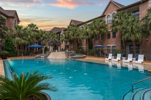 Resort-style pool at Melia Medical Center in Houston, TX 77054