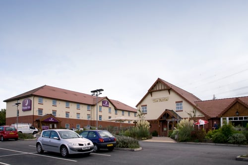 Premier Inn Grantham hotel exterior
