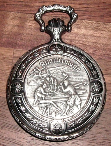 Taschenuhr mit Zunftmotiv der Zimmermann