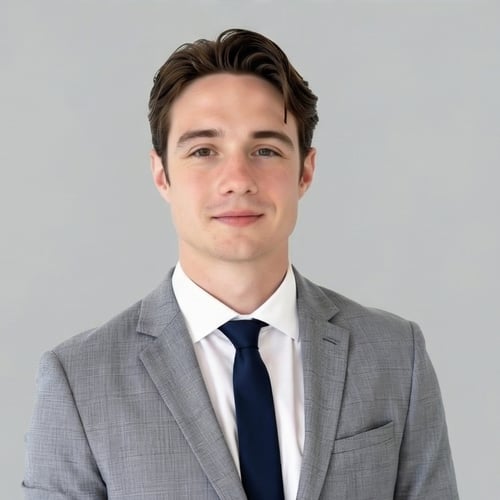 Headshot of Sean Grasso, a wealth advisor at Chase