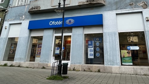Ofotért üzlet bejárata Budapesten a Liget tér 2. számnál.