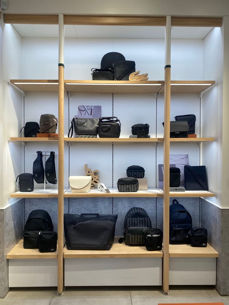 Close Up - Store