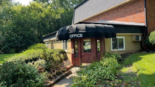 Exterior of Breckenridge Apartments
