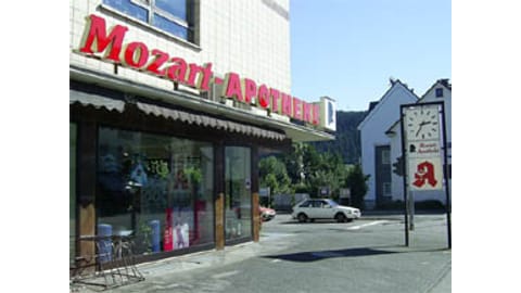 Aussenansicht der Mozart-Apotheke