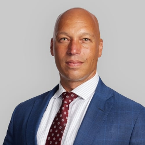 Headshot of Eric A. Molitor, a wealth advisor at Chase