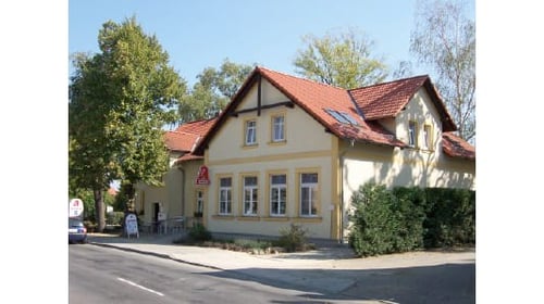 Aussenansicht der Schraden-Apotheke