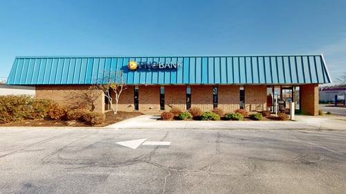 PNC Bank Tri-County Plaza - Belle Vernon, PA