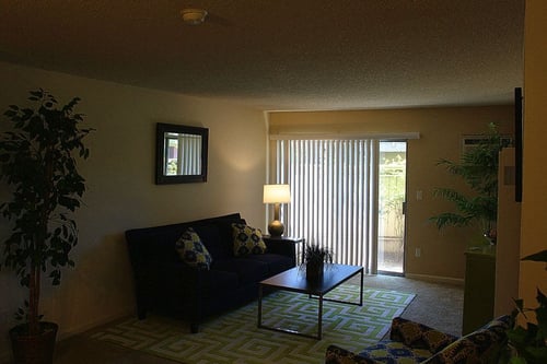 Las Fuentes - Cozy Living Area with Patio Access