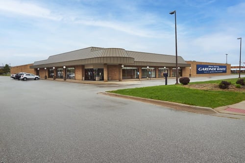 Gardner White Saginaw storefront from Tittabawassee Rd.