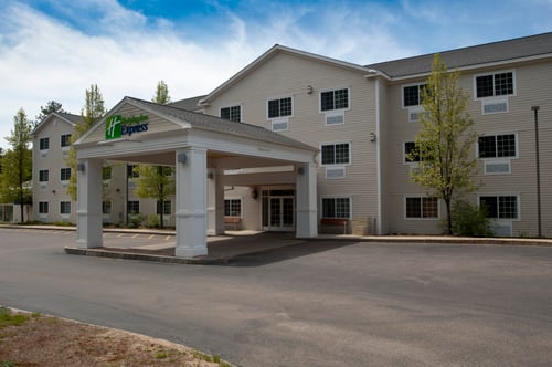 Welcome to the Holiday Inn Express & Suites