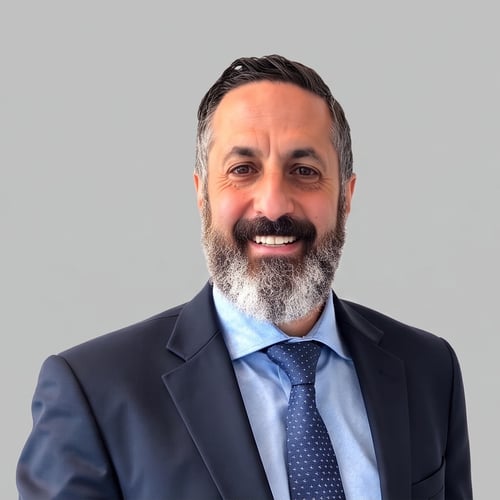 Headshot of Nicholas Mavro, a wealth advisor at Chase