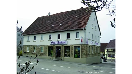 Aussenansicht der Faust-Apotheke
