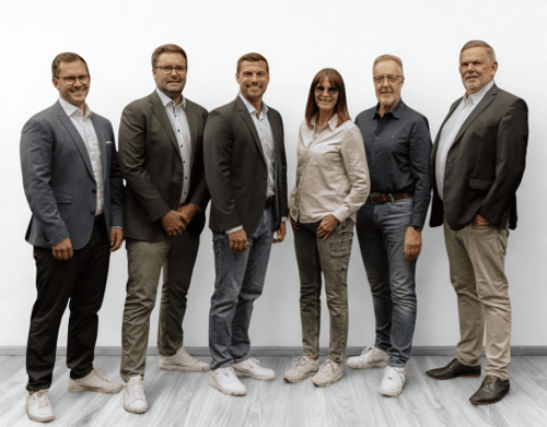 Teamfoto -  AXA Versicherungen Claus Decker - Kfz Versicherung in Kevelaer