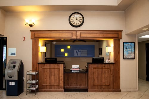 Fast and friendly check-in at our Front Desk.