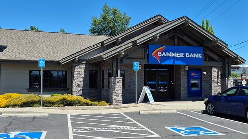 Banner Bank branch in Eagle Point, Oregon.