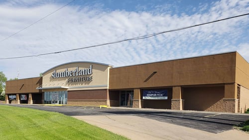 Slumberland Davenport,  IA storefront