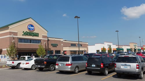 Full parking lot in front of Kroger