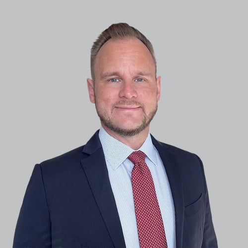 Headshot of Christopher Howell, a wealth advisor at Chase