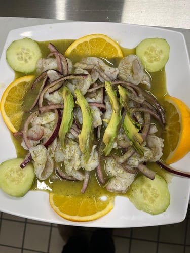 El Rinconcito Bar & Grill - Aguachile